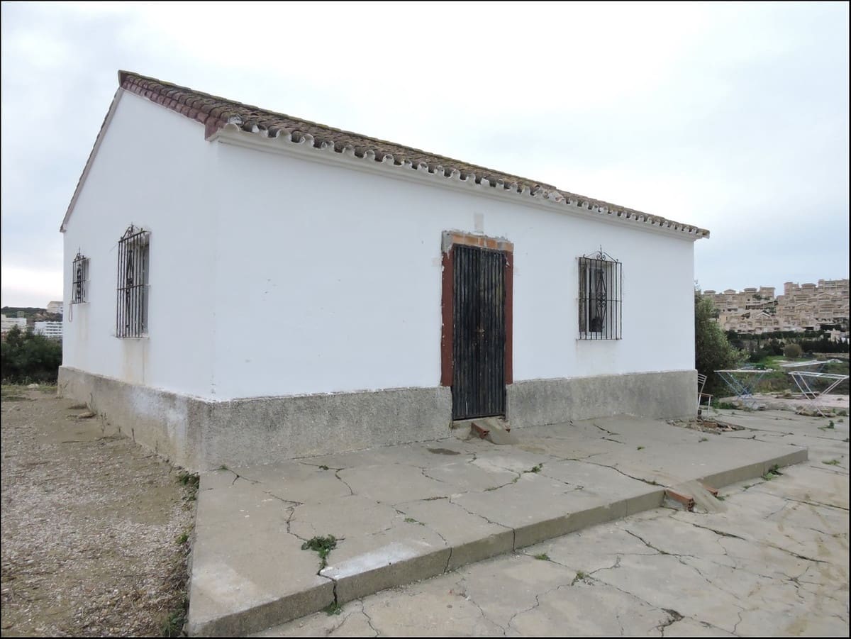 Finca/Casa Rural de 2 habitaciones en Manilva en venta con piscina - 699.000 € (Ref: 10000582)