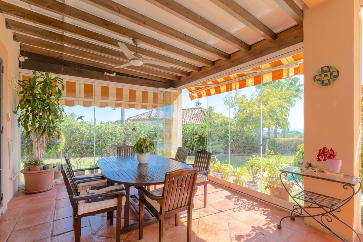 5 sypialnia Willa na sprzedaż w Elviria z basenem - 2 068 000 € (Ref: 10000583)