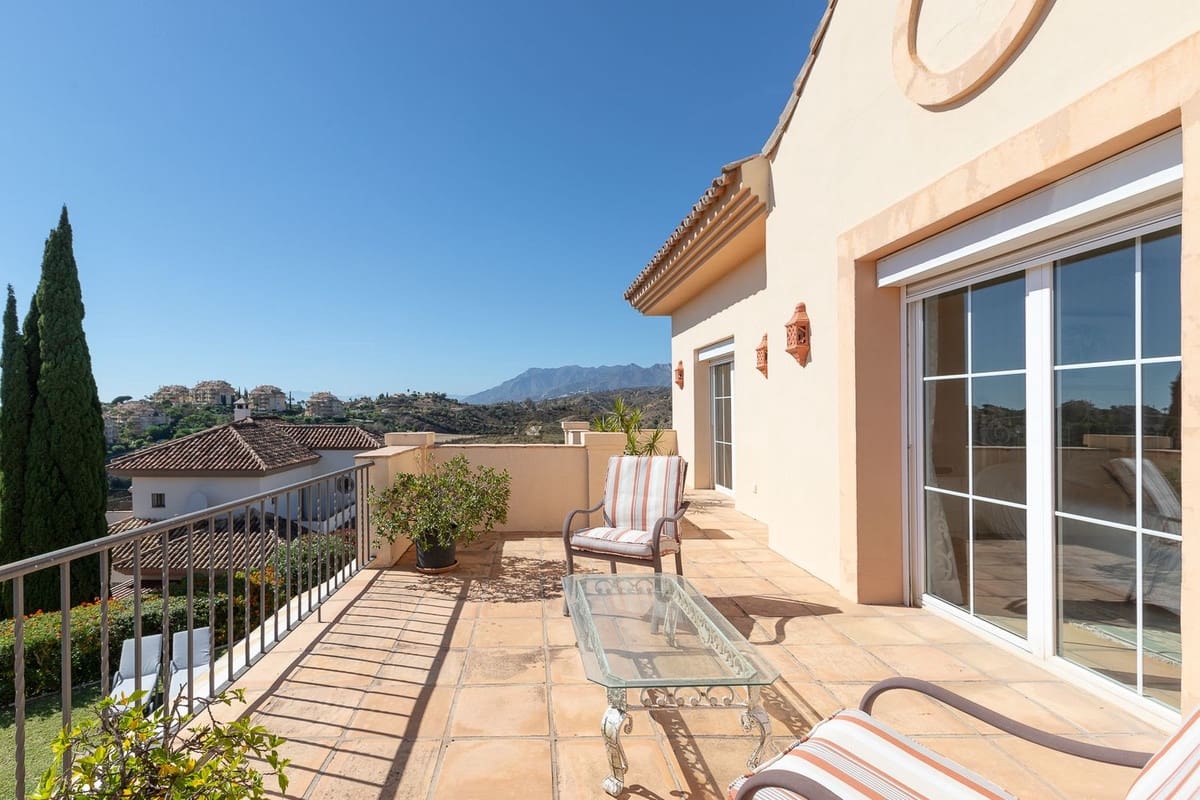 5 sypialnia Willa na sprzedaż w Elviria z basenem - 2 068 000 € (Ref: 10000583)