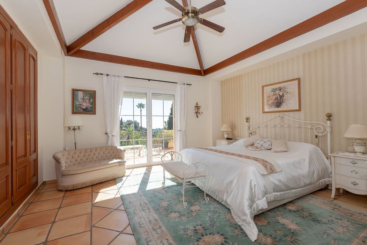 5 sypialnia Willa na sprzedaż w Elviria z basenem - 2 068 000 € (Ref: 10000583)