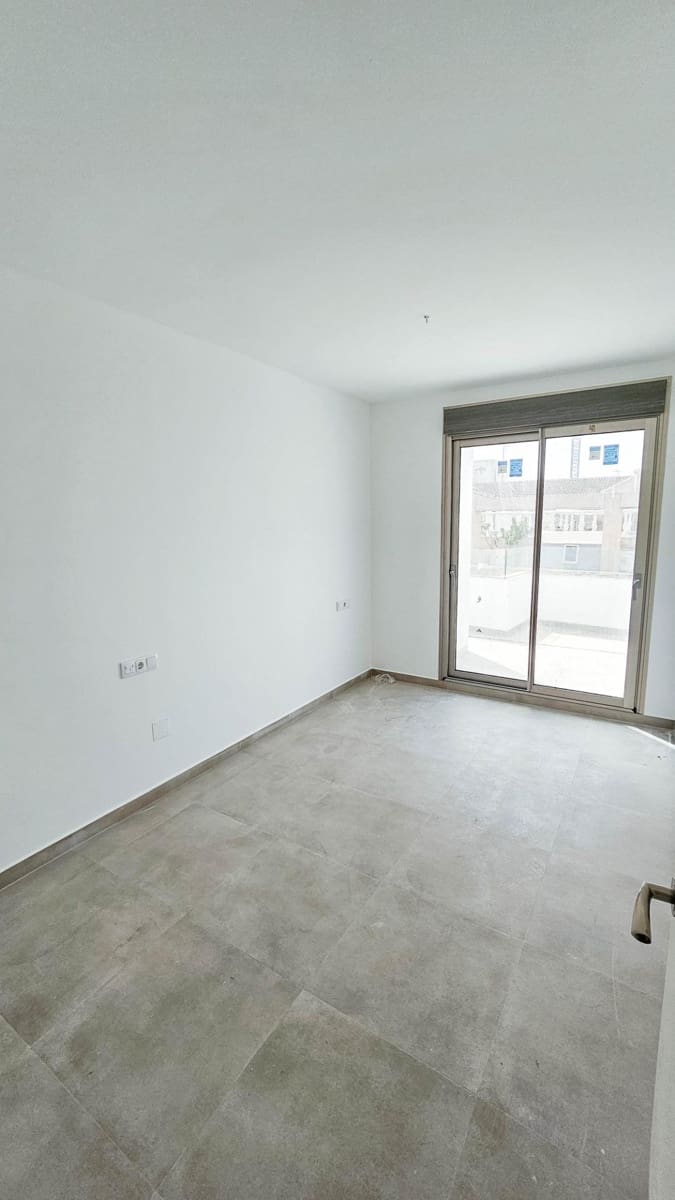 Ático de 3 habitaciones en Torrevieja en venta con garaje - 548.000 € (Ref: 10000594)