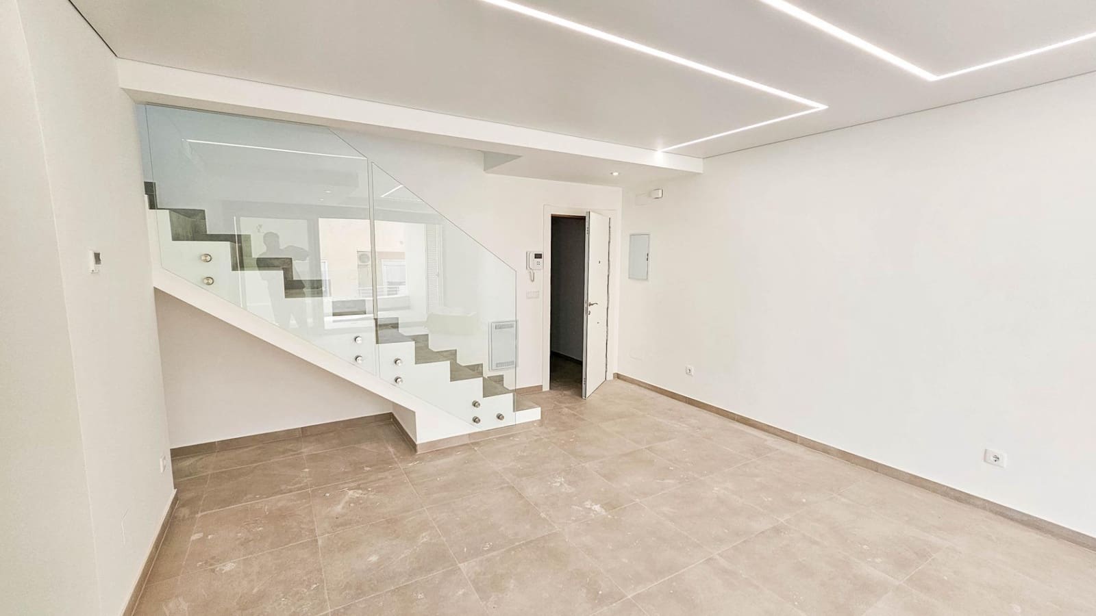 Ático de 3 habitaciones en Torrevieja en venta con garaje - 548.000 € (Ref: 10000594)