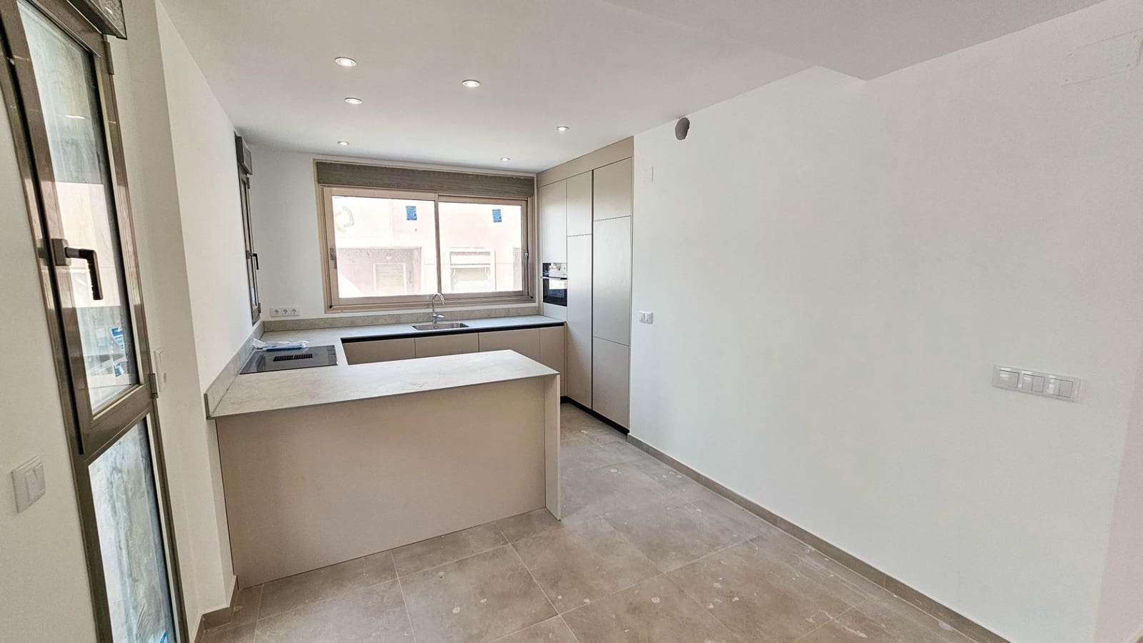 Ático de 3 habitaciones en Torrevieja en venta con garaje - 548.000 € (Ref: 10000594)