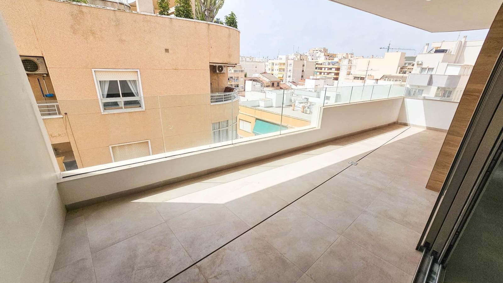 Ático de 3 habitaciones en Torrevieja en venta con garaje - 548.000 € (Ref: 10000594)