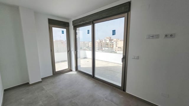 3 soverom Penthouse til salgs i Las Piscinas Naturales, Torrevieja med garasje - € 548 000 (Ref: 10000594)