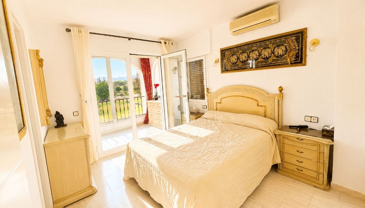 2 sovrum Hus till salu i Mijas Costa med pool garage - 370 000 € (Ref: 10000602)