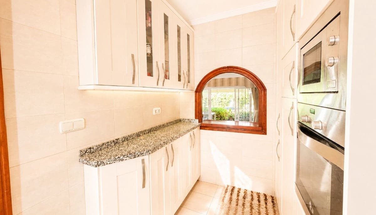 2 sovrum Hus till salu i Mijas Costa med pool garage - 370 000 € (Ref: 10000602)