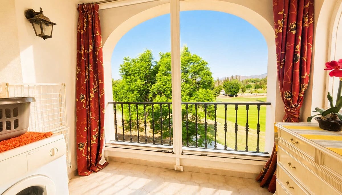2 sovrum Hus till salu i Mijas Costa med pool garage - 370 000 € (Ref: 10000602)