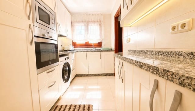 2 sypialnia Dom na sprzedaż w Mijas Costa, Mijas z basenem garażem - 370 000 € (Ref: 10000602)