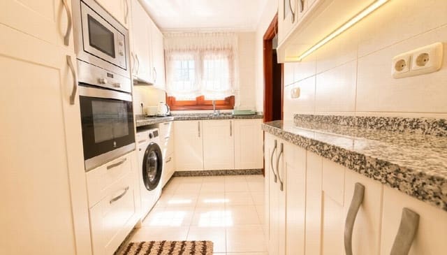Townhouse for sale in Mijas Costa, Mijas with pool - € 370,000 (Ref: 10000602)