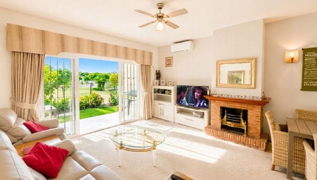 Townhouse for sale in Mijas Costa, Mijas with pool - € 370,000 (Ref: 10000602)