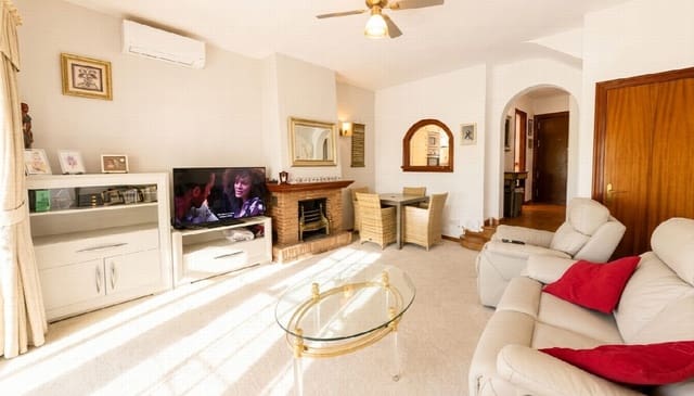 Townhouse for sale in Mijas Costa, Mijas with pool - € 370,000 (Ref: 10000602)