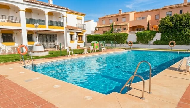Townhouse for sale in Mijas Costa, Mijas with pool - € 370,000 (Ref: 10000602)