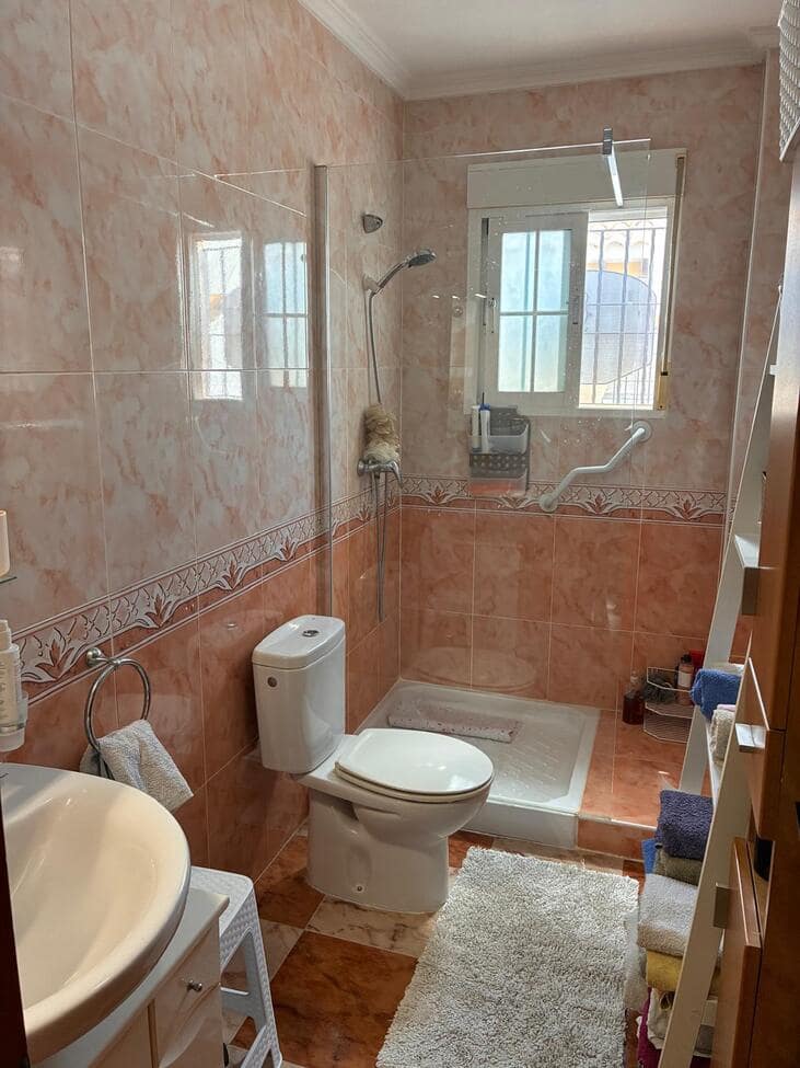 2 bedroom Semi-detached Villa for sale in Cabo Roig with pool - € 249,995 (Ref: 10003646)