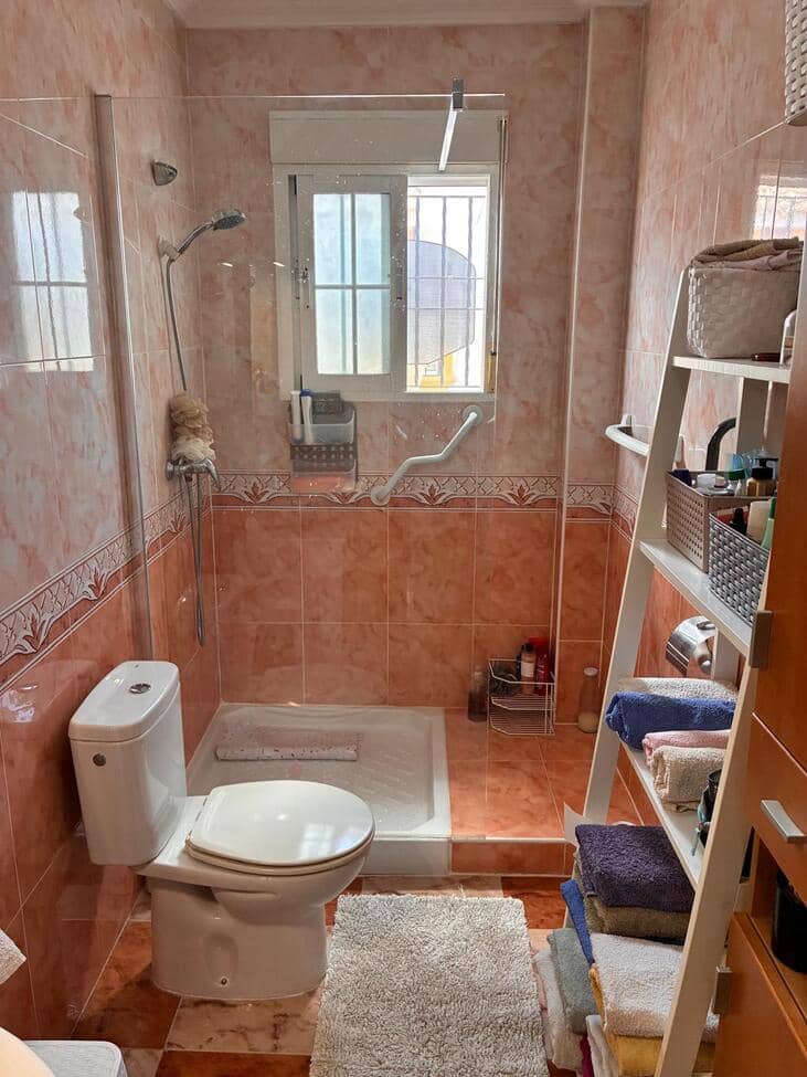 2 bedroom Semi-detached Villa for sale in Cabo Roig with pool - € 249,995 (Ref: 10003646)