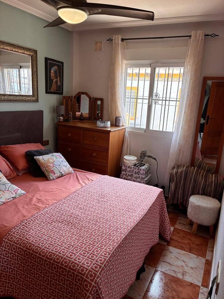 2 bedroom Semi-detached Villa for sale in Cabo Roig with pool - € 249,995 (Ref: 10003646)