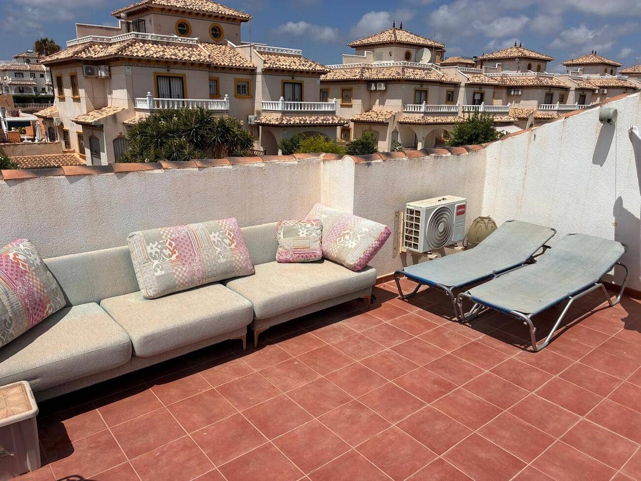 2 bedroom Semi-detached Villa for sale in Cabo Roig with pool - € 249,995 (Ref: 10003646)