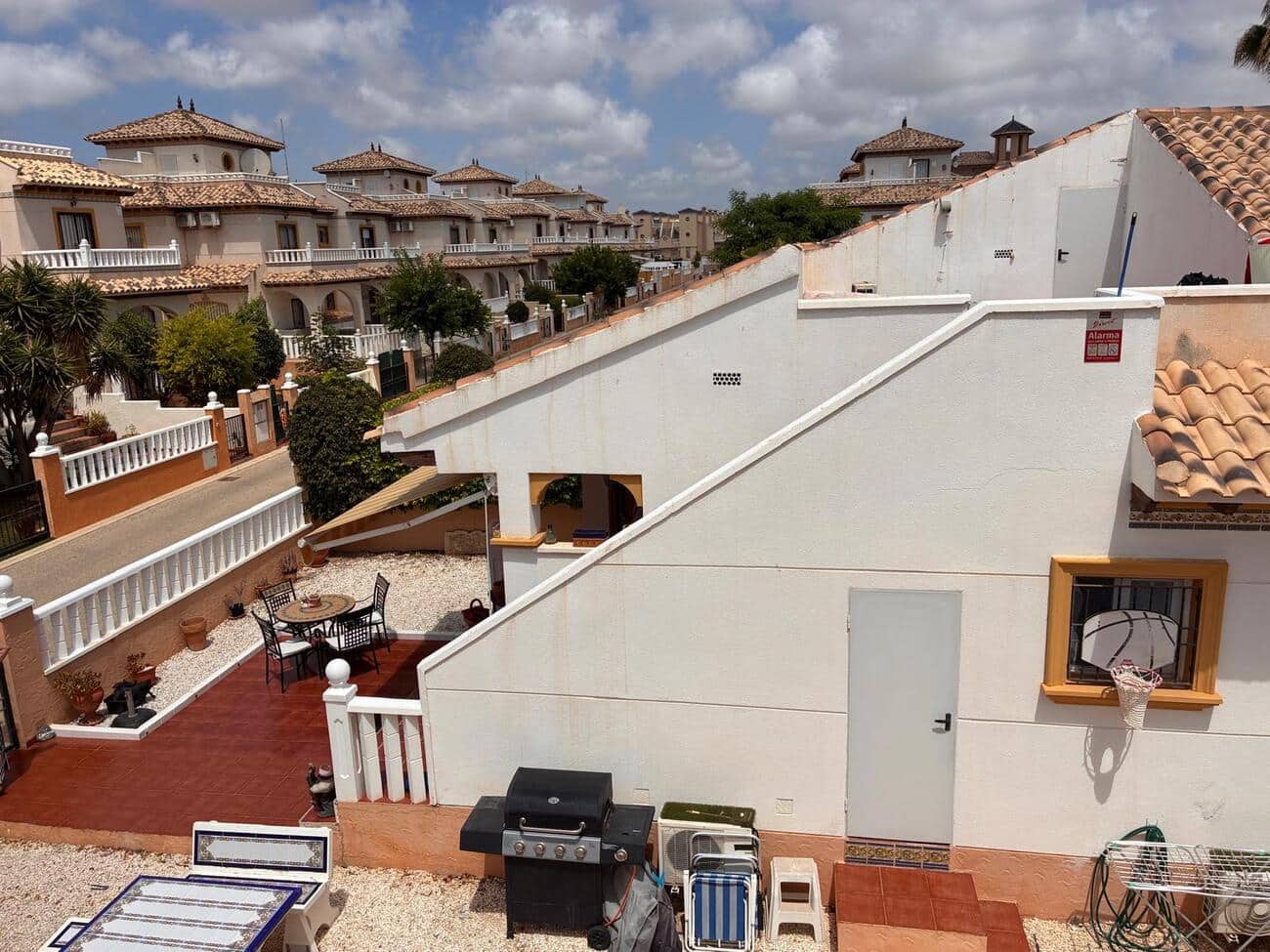 2 bedroom Semi-detached Villa for sale in Cabo Roig with pool - € 249,995 (Ref: 10003646)