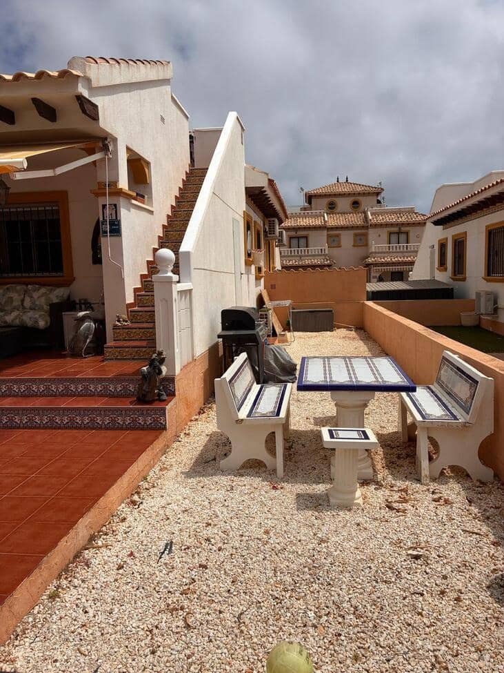 2 bedroom Semi-detached Villa for sale in Cabo Roig with pool - € 249,995 (Ref: 10003646)