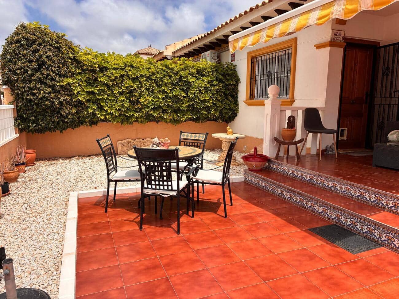 2 bedroom Semi-detached Villa for sale in Cabo Roig with pool - € 249,995 (Ref: 10003646)