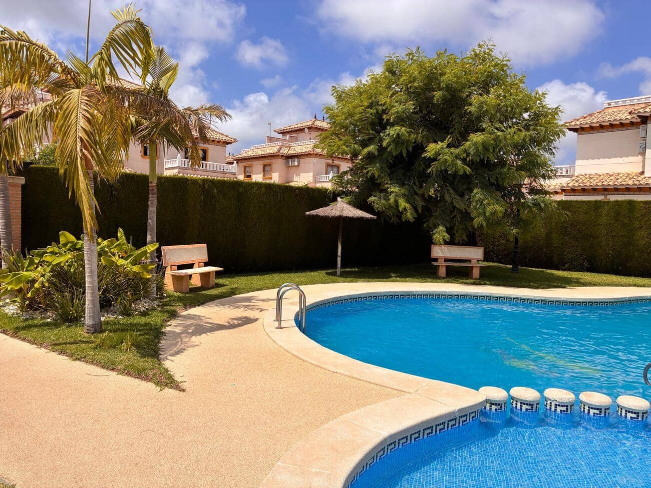2 bedroom Semi-detached Villa for sale in Cabo Roig with pool - € 249,995 (Ref: 10003646)