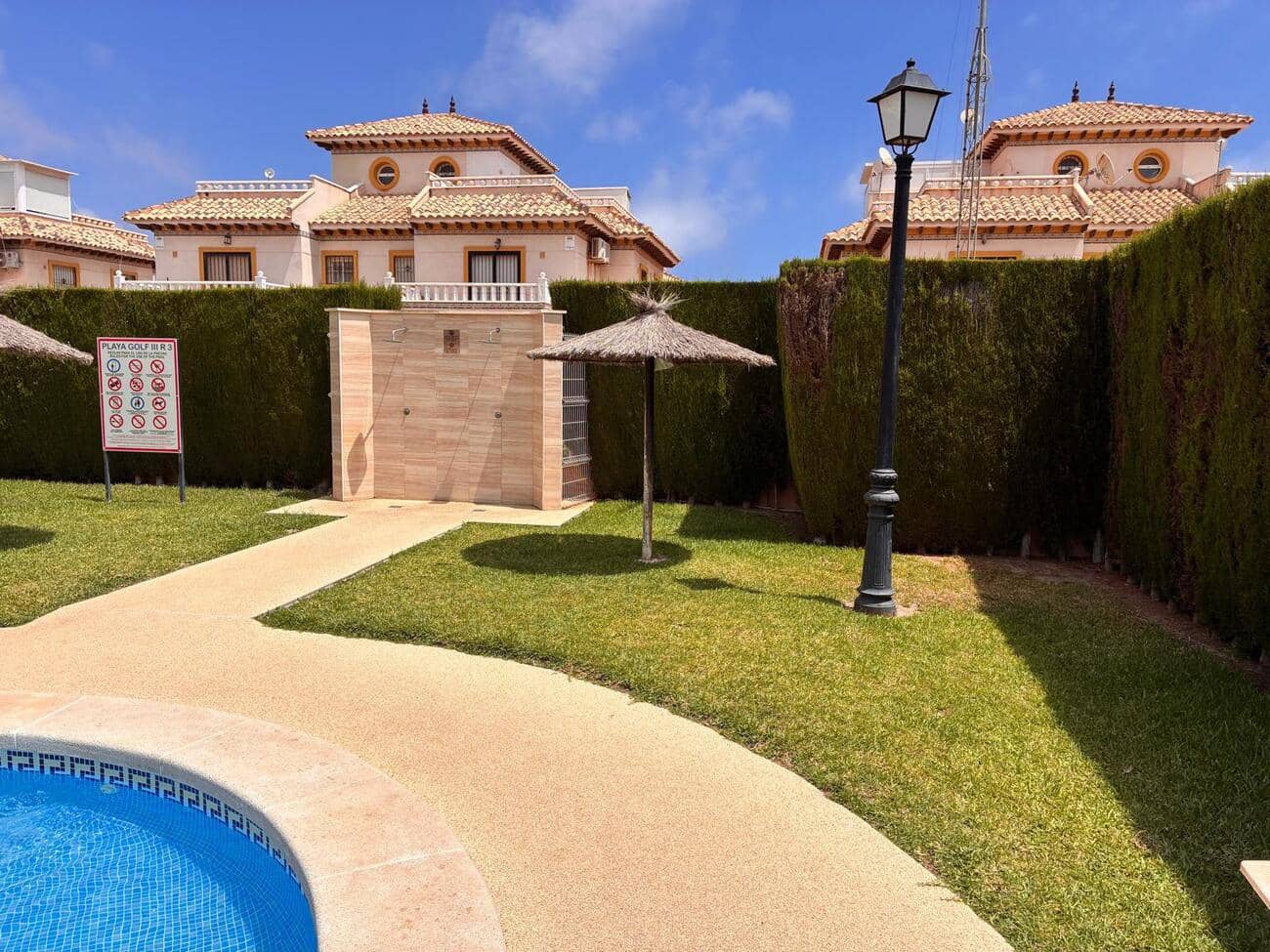 2 bedroom Semi-detached Villa for sale in Cabo Roig with pool - € 249,995 (Ref: 10003646)
