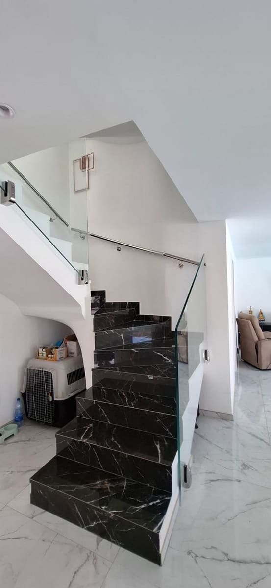 4 sypialnia Willa na sprzedaż w Corralejo z basenem garażem - 570 000 € (Ref: 10003652)
