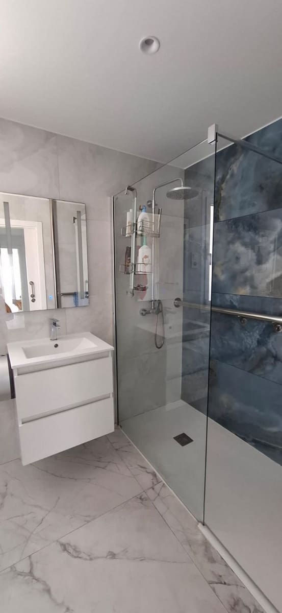 4 sypialnia Willa na sprzedaż w Corralejo z basenem garażem - 570 000 € (Ref: 10003652)