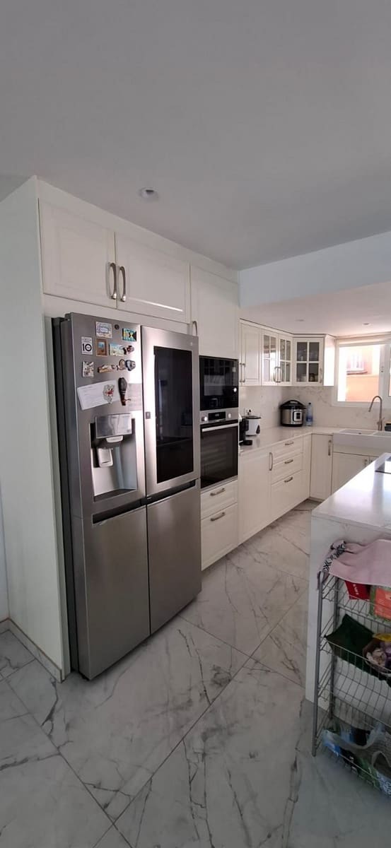 4 sypialnia Willa na sprzedaż w Corralejo z basenem garażem - 570 000 € (Ref: 10003652)