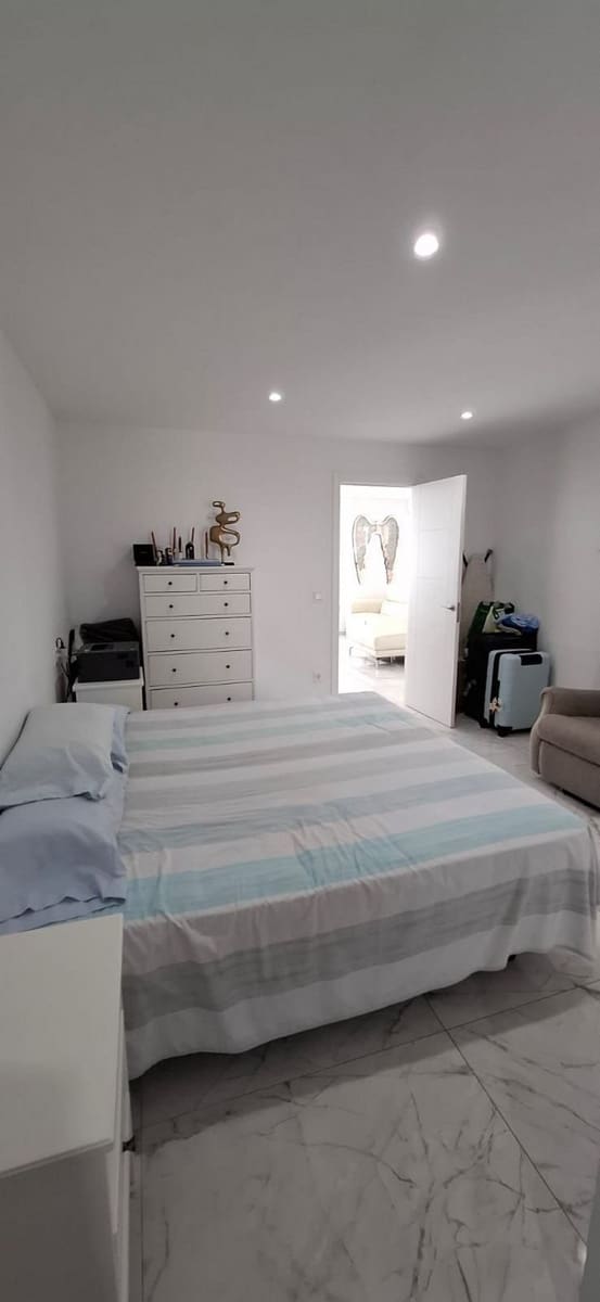 4 sypialnia Willa na sprzedaż w Corralejo z basenem garażem - 570 000 € (Ref: 10003652)