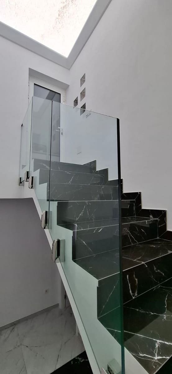 4 sypialnia Willa na sprzedaż w Corralejo z basenem garażem - 570 000 € (Ref: 10003652)