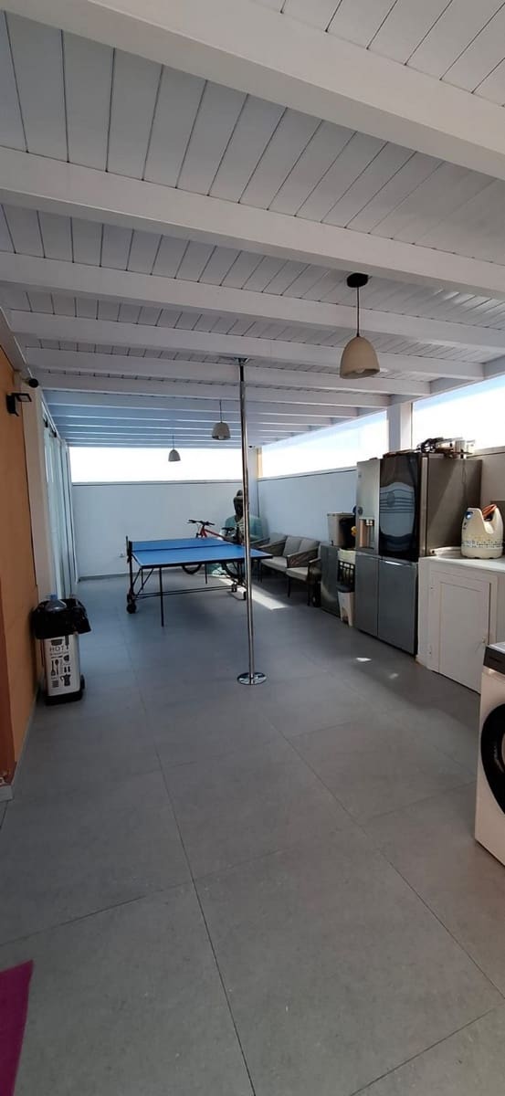 4 sypialnia Willa na sprzedaż w Corralejo z basenem garażem - 570 000 € (Ref: 10003652)