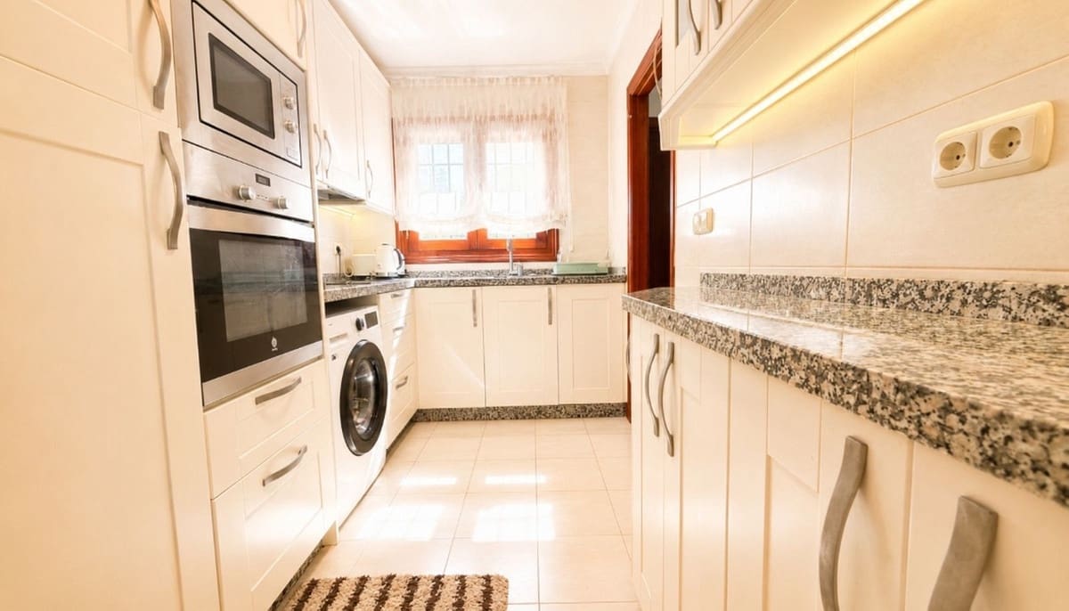 2 soverom Hus til salgs i Las Lagunas de Mijas med svømmebasseng garasje - € 360 000 (Ref: 10003653)