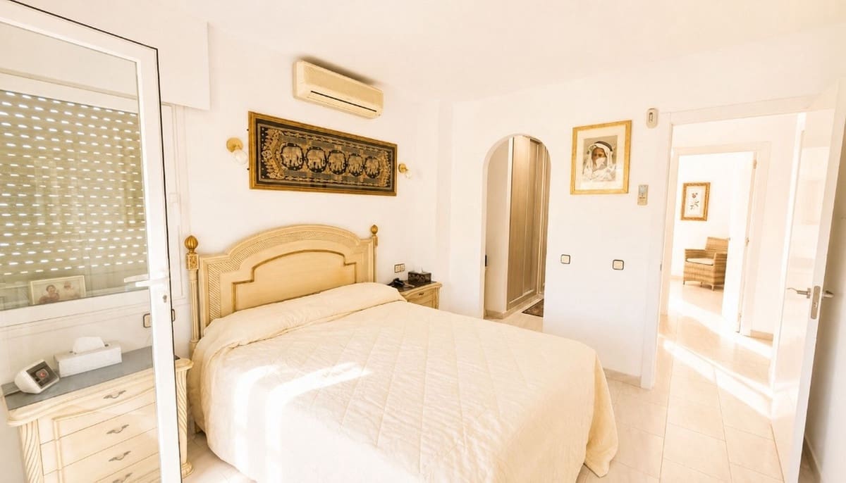 2 soverom Hus til salgs i Las Lagunas de Mijas med svømmebasseng garasje - € 360 000 (Ref: 10003653)