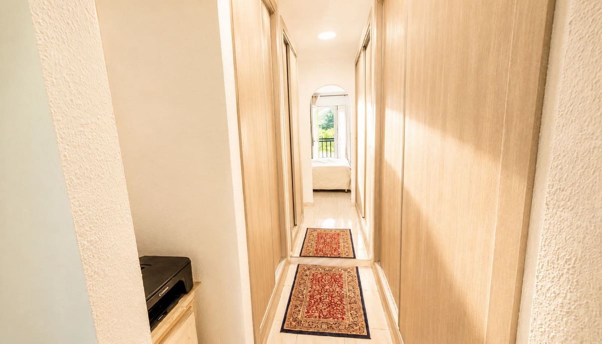 2 soverom Hus til salgs i Las Lagunas de Mijas med svømmebasseng garasje - € 360 000 (Ref: 10003653)