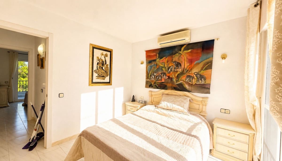 2 soverom Hus til salgs i Las Lagunas de Mijas med svømmebasseng garasje - € 360 000 (Ref: 10003653)