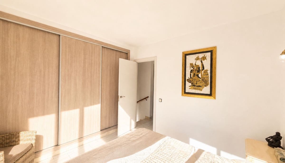 2 soverom Hus til salgs i Las Lagunas de Mijas med svømmebasseng garasje - € 360 000 (Ref: 10003653)
