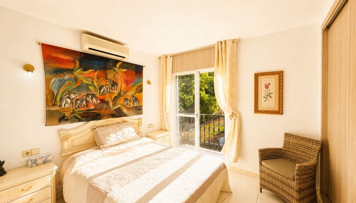 2 soverom Hus til salgs i Las Lagunas de Mijas med svømmebasseng garasje - € 360 000 (Ref: 10003653)