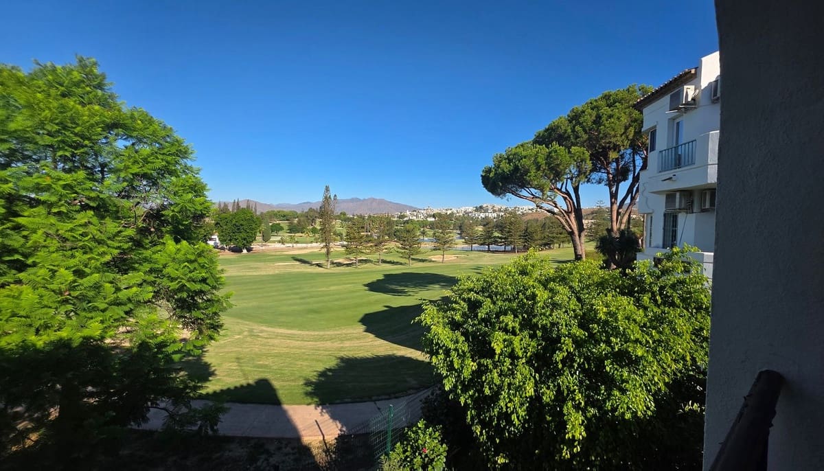 2 soverom Hus til salgs i Las Lagunas de Mijas med svømmebasseng garasje - € 360 000 (Ref: 10003653)