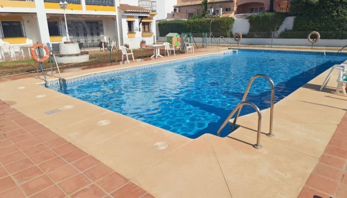 2 soverom Hus til salgs i Las Lagunas de Mijas med svømmebasseng garasje - € 360 000 (Ref: 10003653)