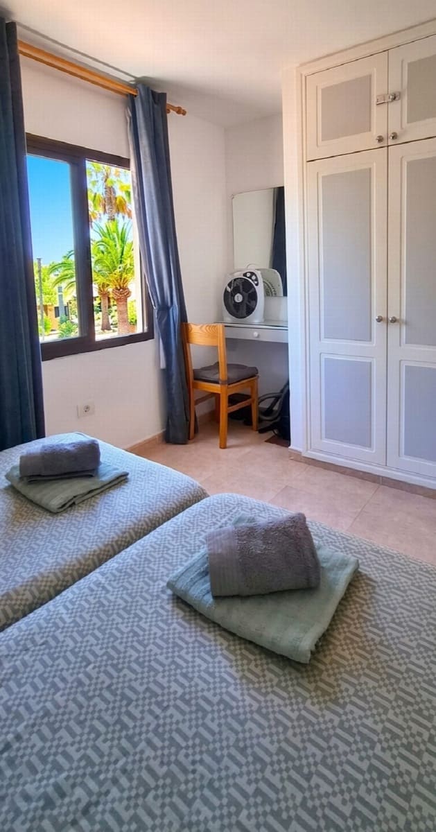 1 bedroom Apartment for sale in La Oliva with pool - € 199,995 (Ref: 10005287)