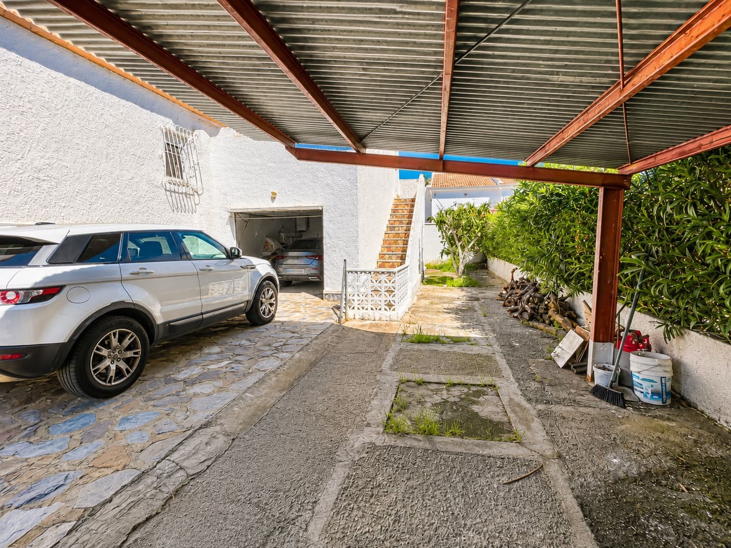 Chalet de 5 habitaciones en Torrevieja en venta con garaje - 399.000 € (Ref: 10005291)