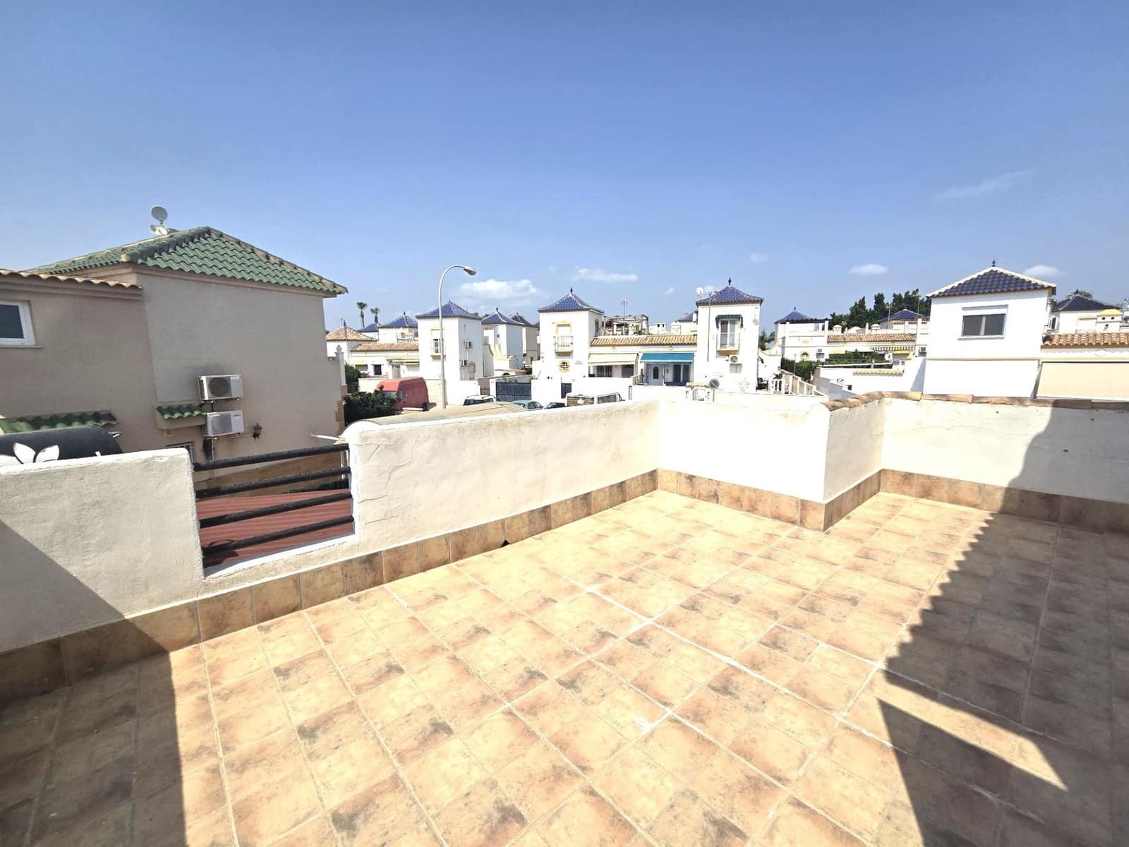 3 sypialnia Dom na sprzedaż w Torrevieja z basenem - 290 000 € (Ref: 10005298)