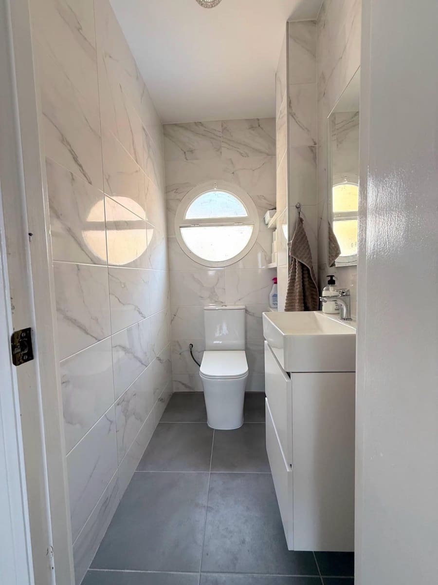 2 bedroom Apartment for sale in Torrevieja with pool - € 159,900 (Ref: 10005300)
