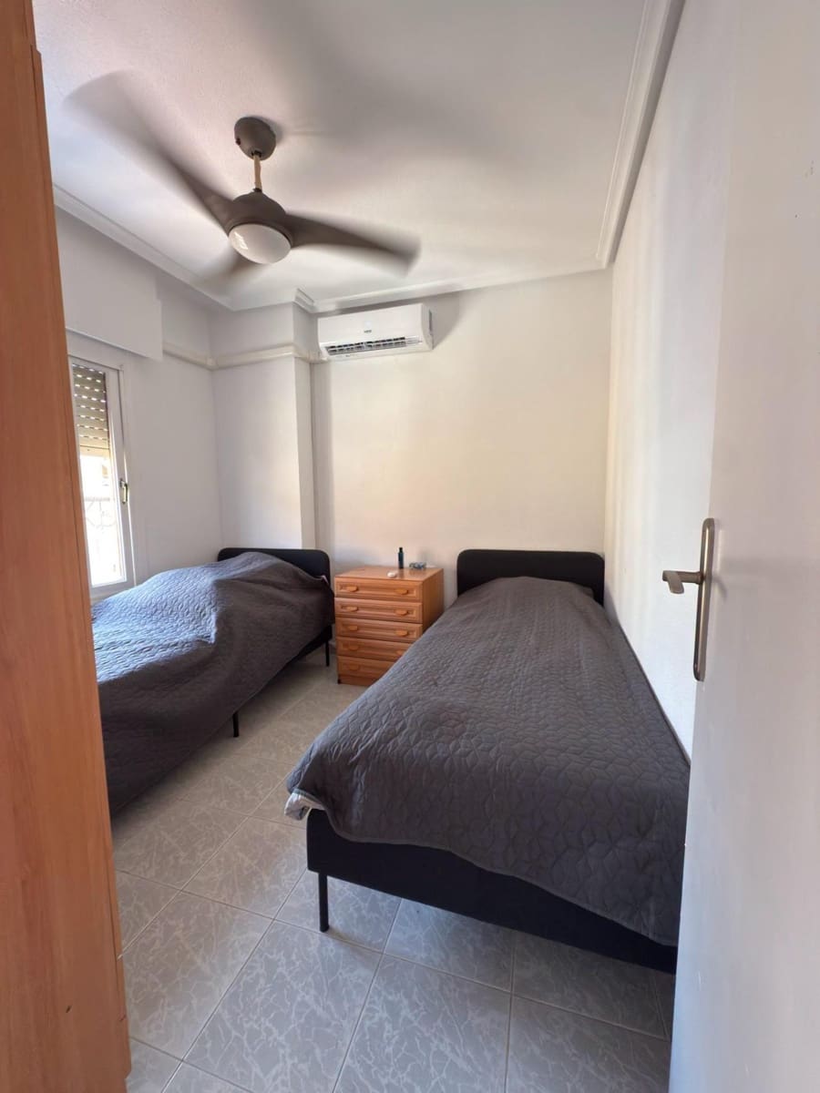 2 bedroom Apartment for sale in Torrevieja with pool - € 159,900 (Ref: 10005300)