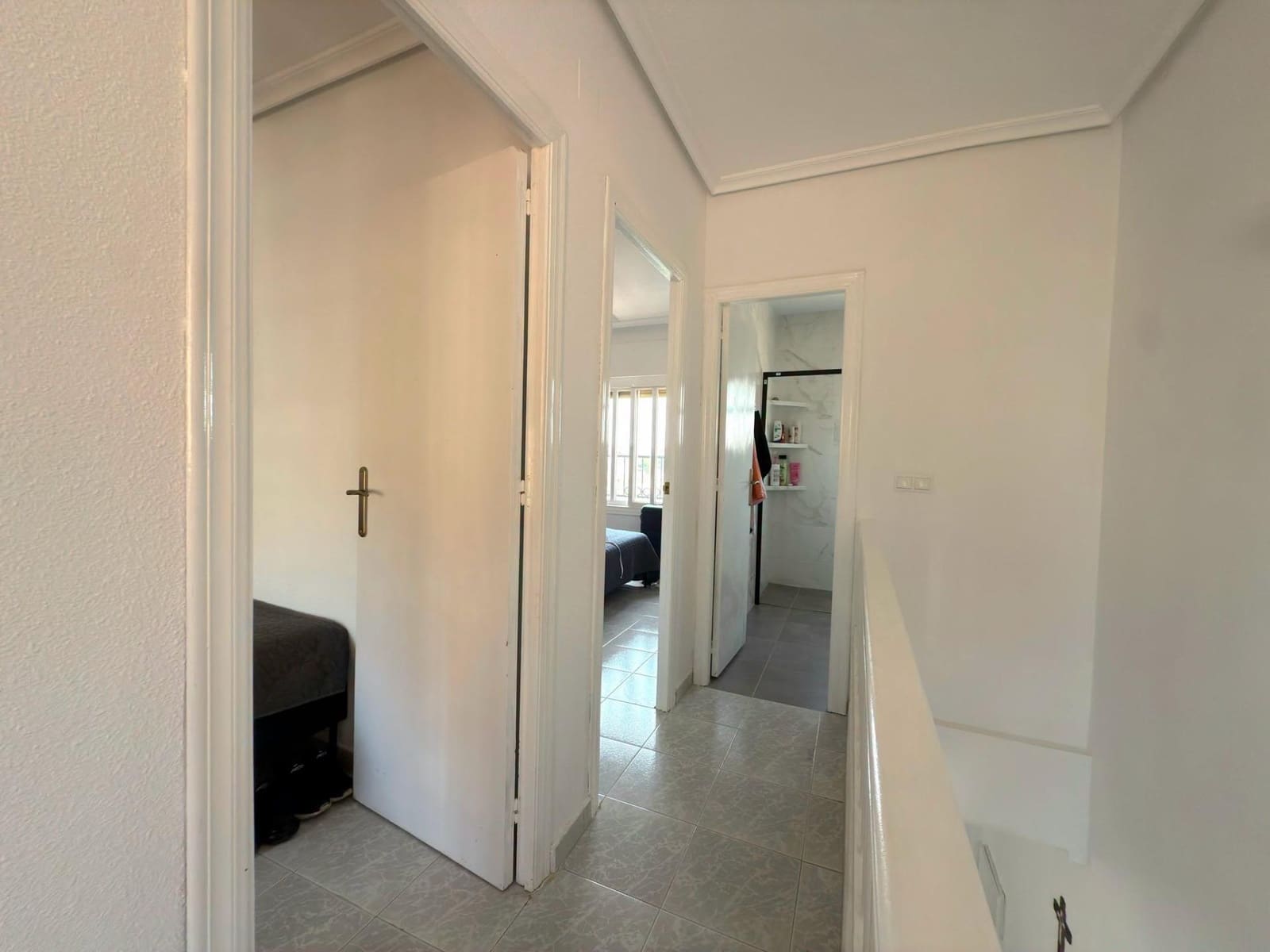 2 bedroom Apartment for sale in Torrevieja with pool - € 159,900 (Ref: 10005300)