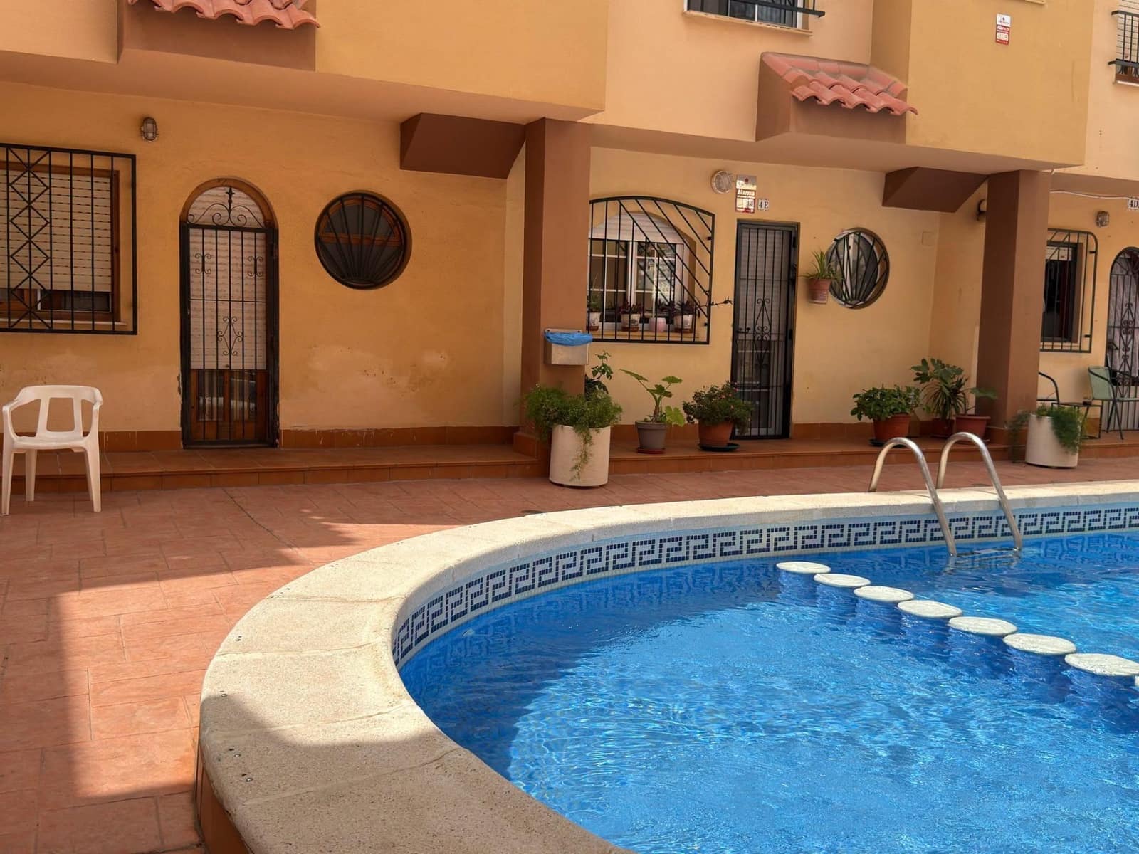 2 bedroom Apartment for sale in Torrevieja with pool - € 159,900 (Ref: 10005300)