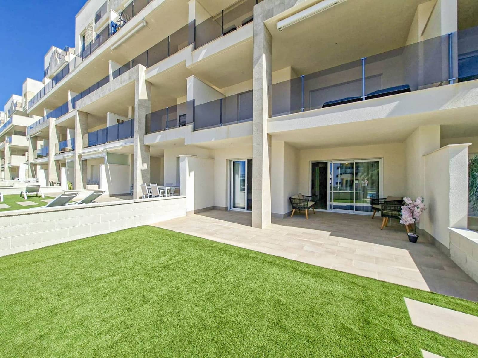 2 soverom Leilighet til salgs i Guardamar del Segura med svømmebasseng garasje - € 295 000 (Ref: 10005304)