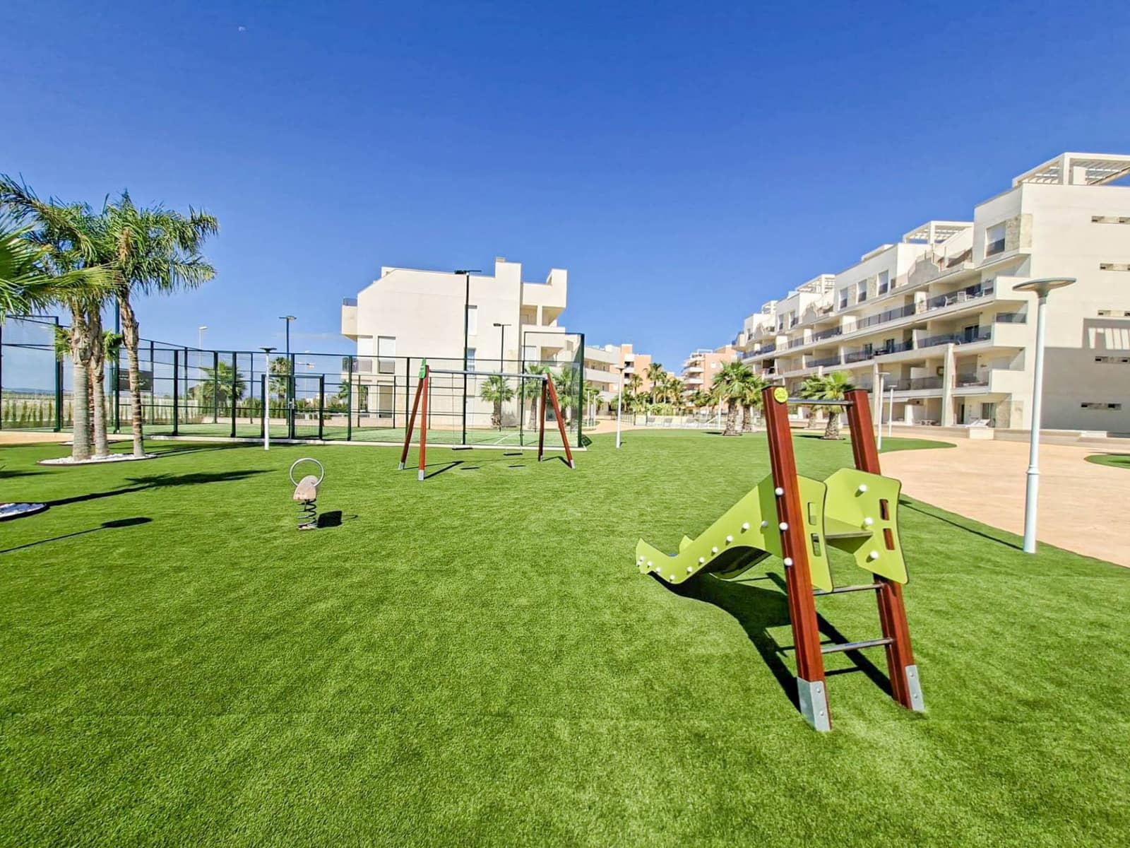 2 soverom Leilighet til salgs i Guardamar del Segura med svømmebasseng garasje - € 295 000 (Ref: 10005304)