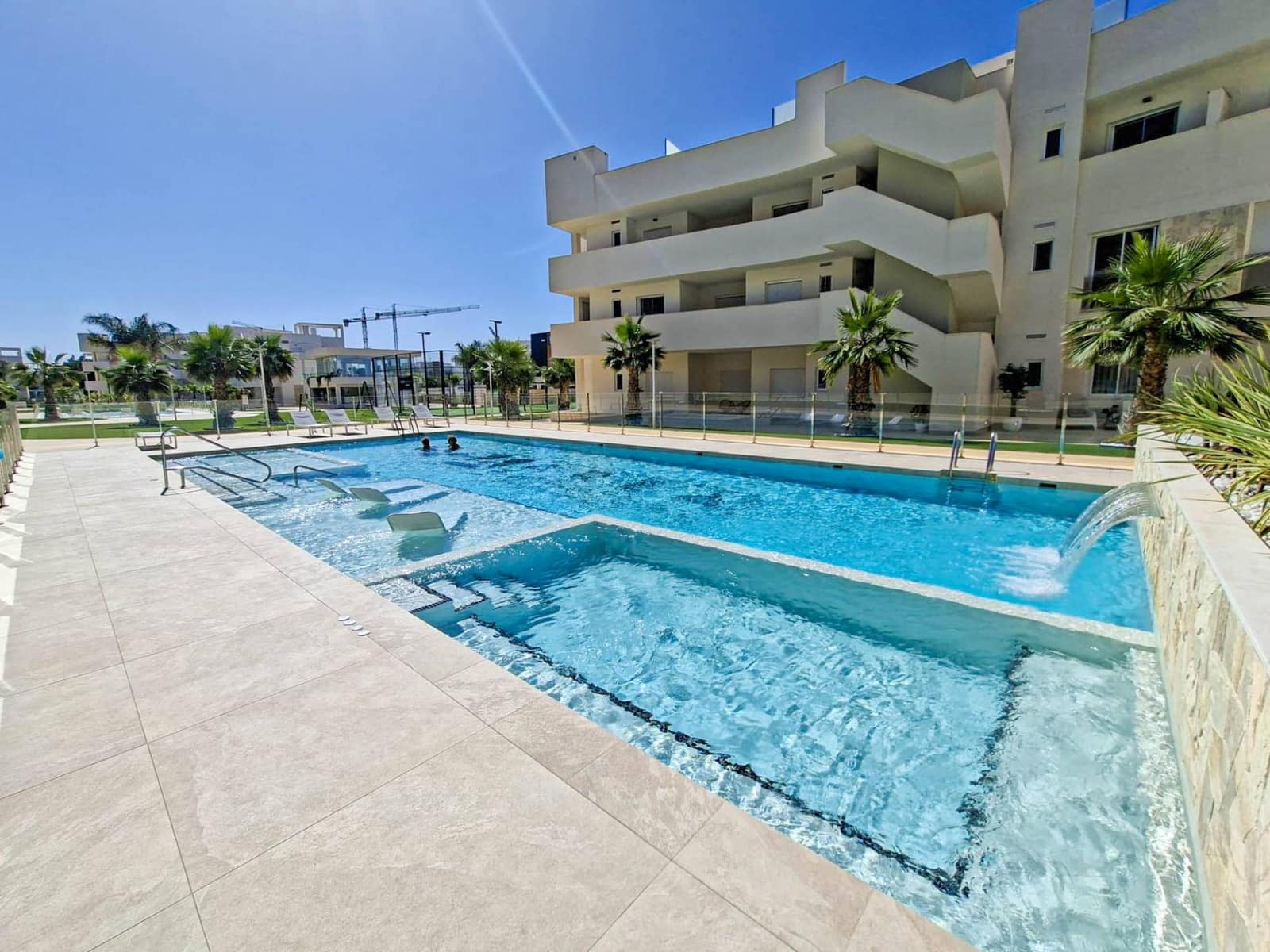 2 soverom Leilighet til salgs i Guardamar del Segura med svømmebasseng garasje - € 295 000 (Ref: 10005304)